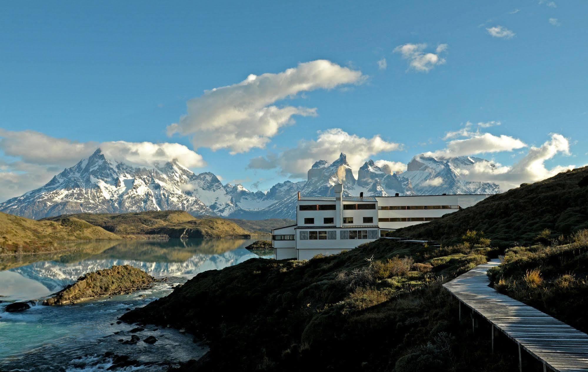 Explora En Torres Del Paine Villa Torres del Paine National Park Exteriör bild